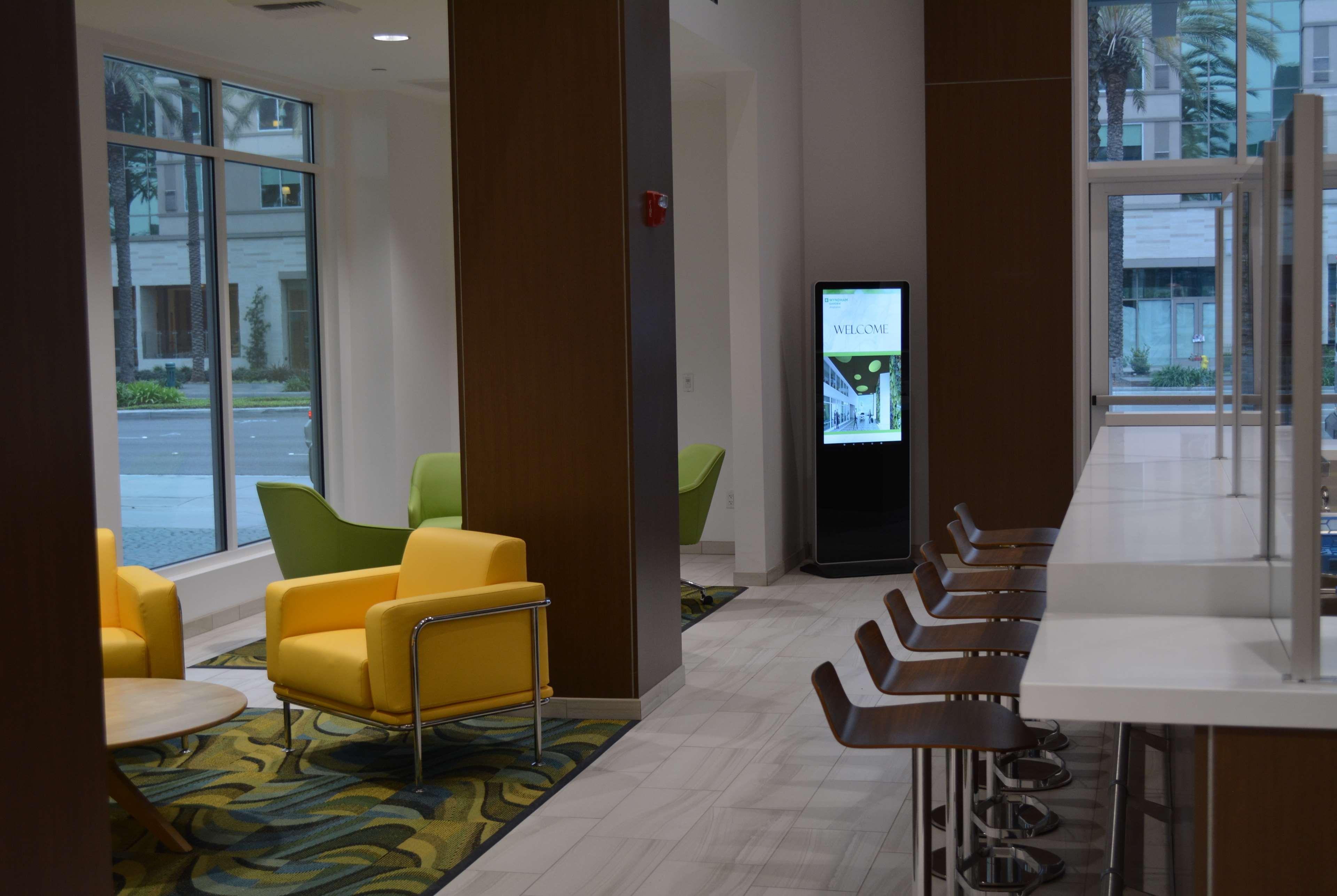 Hotel Wyndham Anaheim Extérieur photo