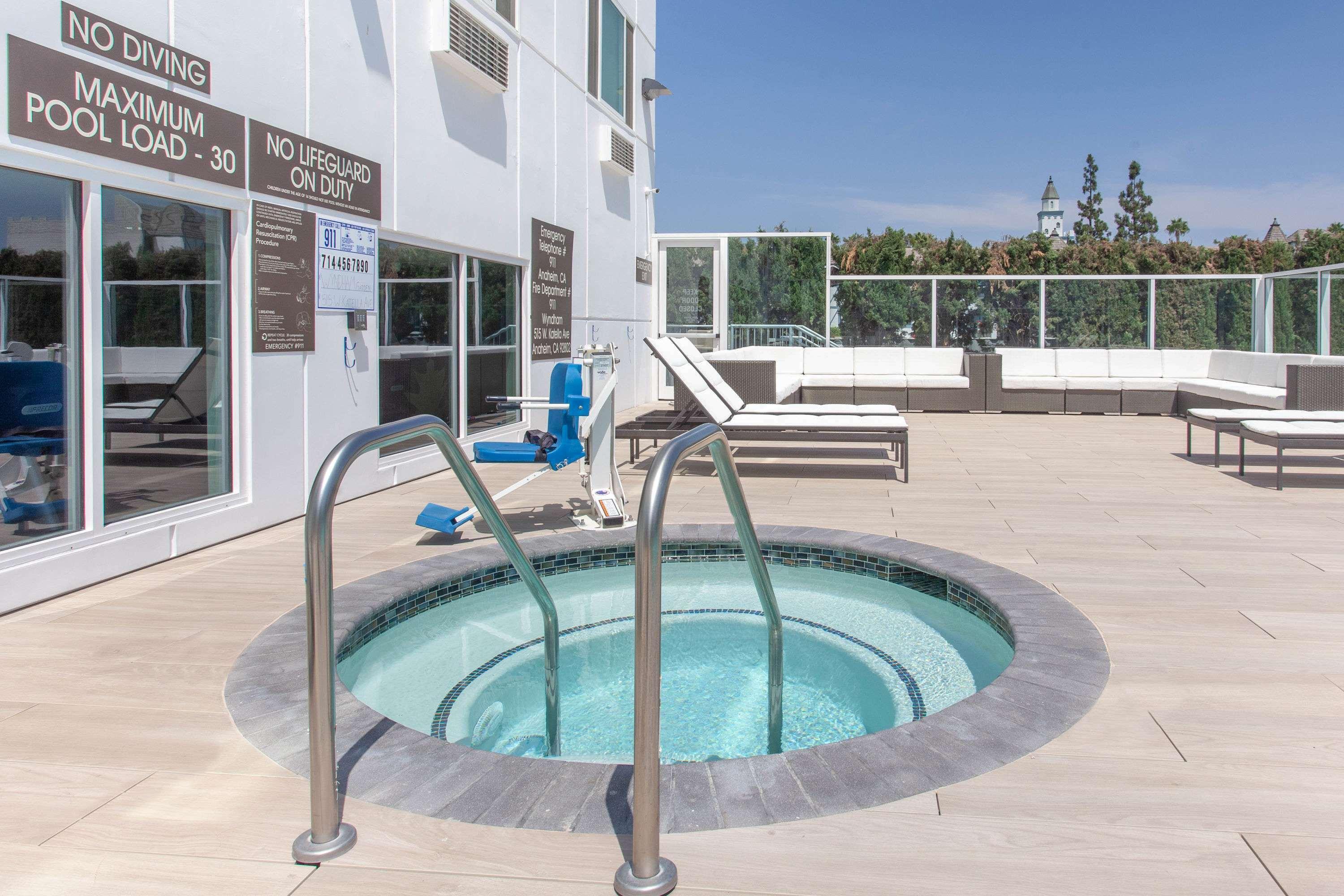 Hotel Wyndham Anaheim Extérieur photo