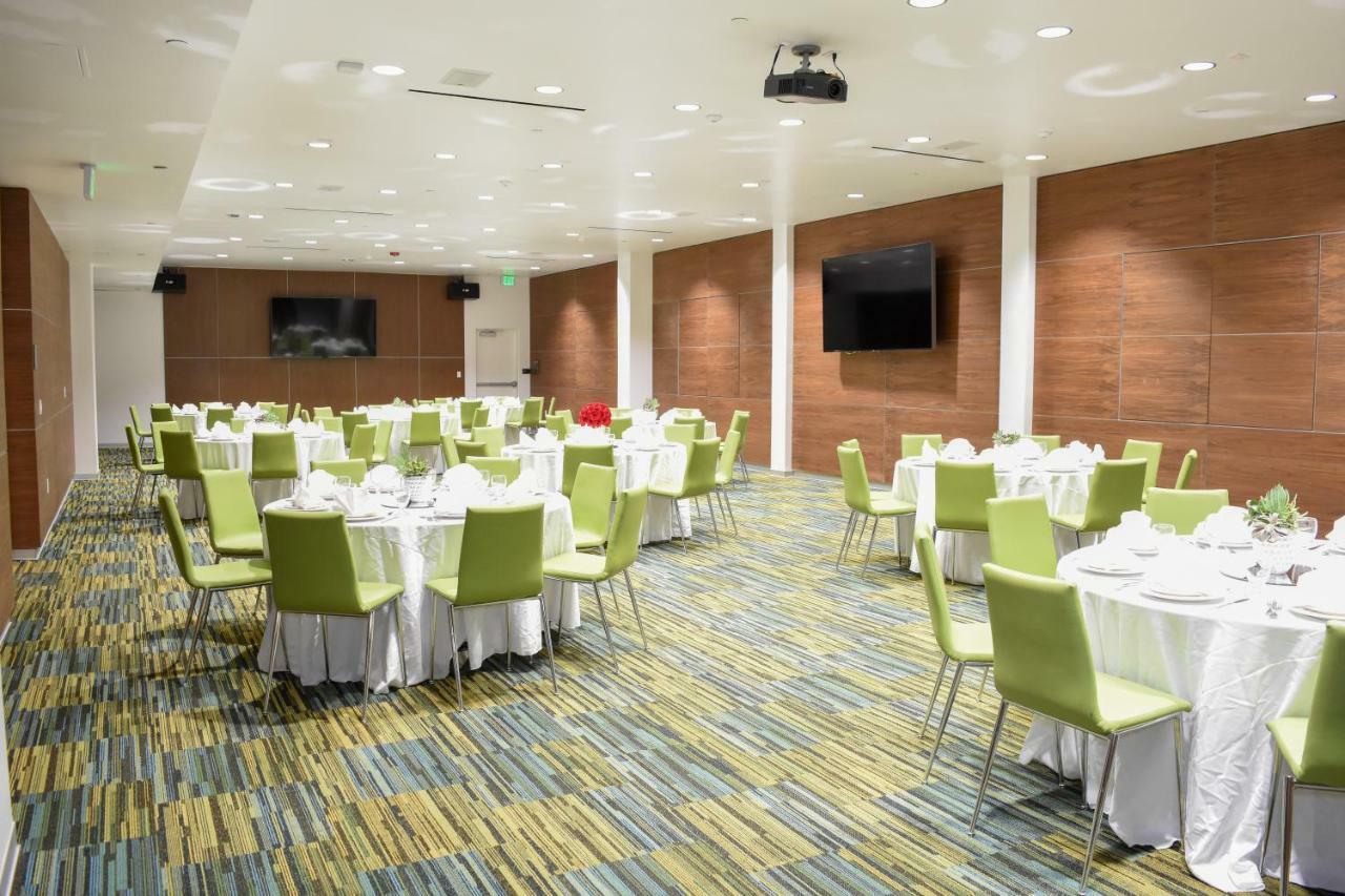 Hotel Wyndham Anaheim Extérieur photo